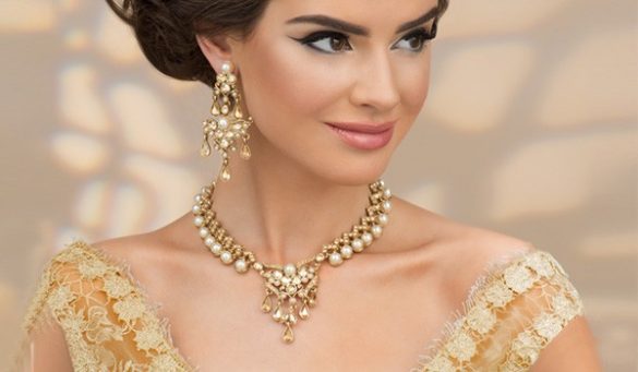 How to Wear Jewelry