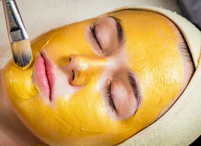 Haupthilfsmittel und Tricks, zum der glühenden Haut im Sommer zu erhalten Haupthilfsmittel und Tricks, zum der glühenden Haut im Sommer zu erhalten