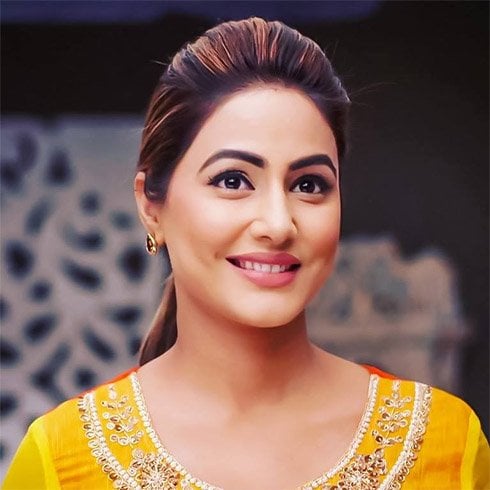 Hina Khan Doe-Eye makeup