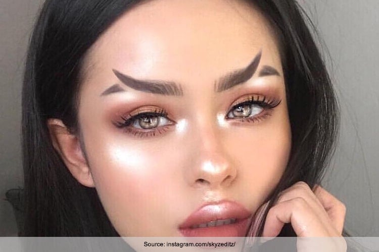 Fishtail Eyebrows Beauty Trend of Instagram