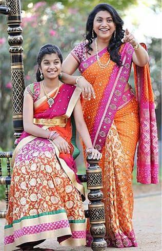 Roja and Her Daughter Matching Outfit