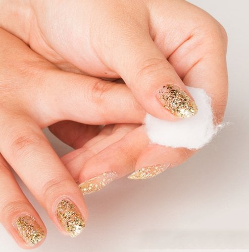 How to remove glitter from nails