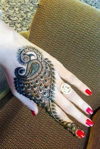 Peacock Round Tikki Mehndi Designs