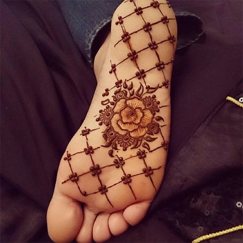 Rose Mehndi Motif For Feet
