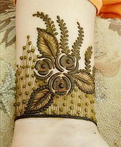 Cuff Rose Mehndi Design For Eid