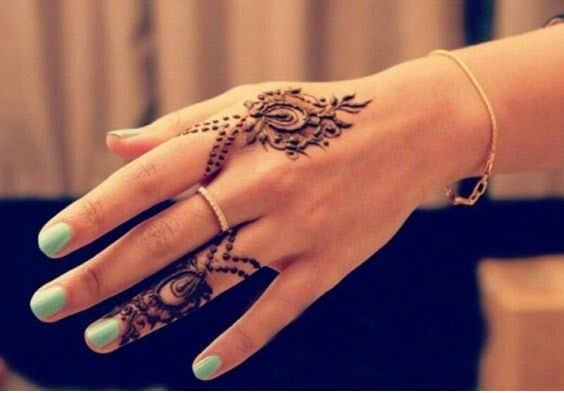 Simple Back Hand Mehndi