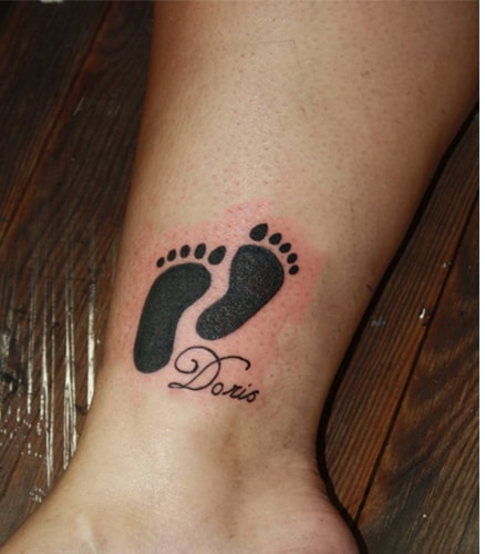 Name Tattoos On leg