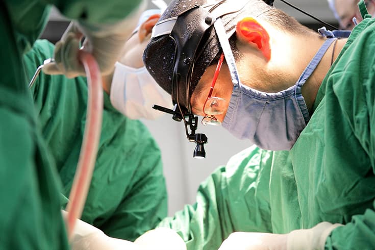 Dr Seokjun Lee Doing Surgery