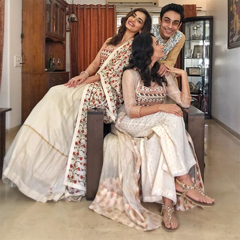 Manushi Chhillar Family