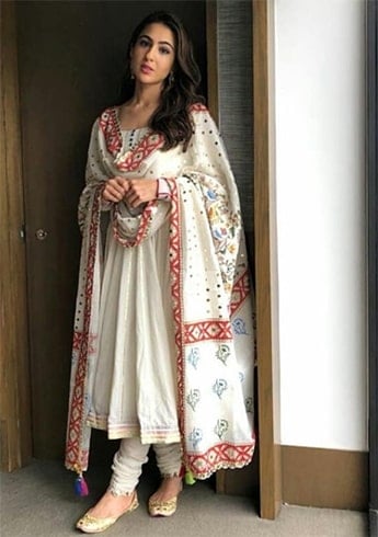 Sara Ali Khan in Sukriti And Aakriti Dress