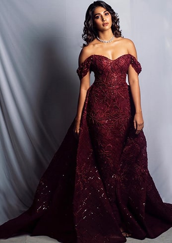 Pooja Hedge at Zee Cine Awards 2019