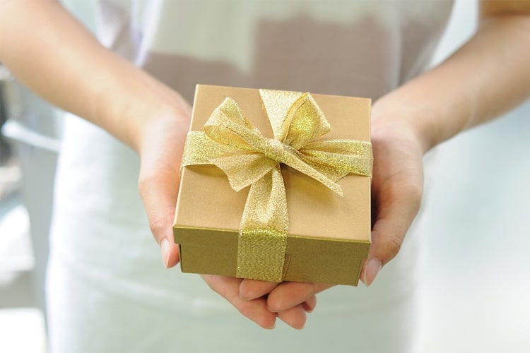 7 Unique Gift Ideas For Your Soul Mate To Surprise On Their Birthday