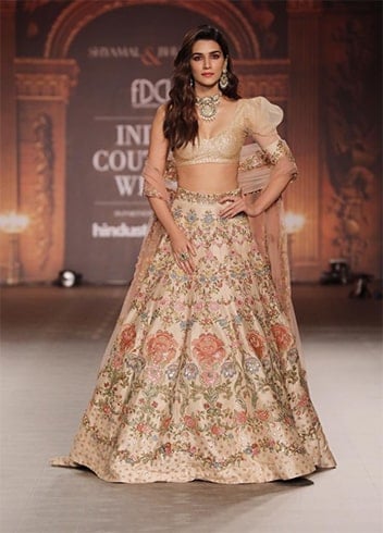 Kriti Sanon Walks for Shyamal and Bhumika