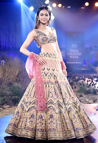 Rakul Preet Singh Walks for Reynu Tandon