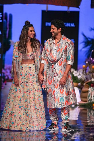 Shibani Dandekar and Farhan Akhtar LFW 2019