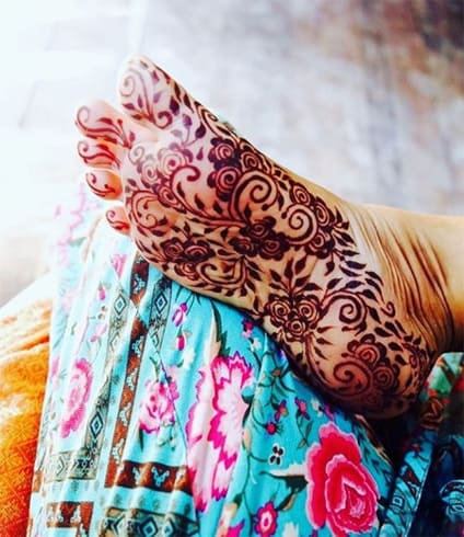 Mehndi Designs Under Feet