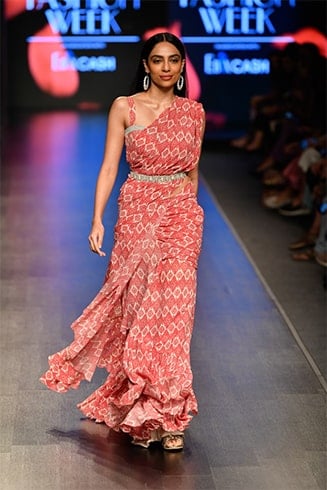 Shobhita Dhulipala Lotus Makeup India Fashion Week Spring Summer 2020