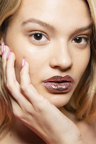 Foil-Effect Rose Gold Lips