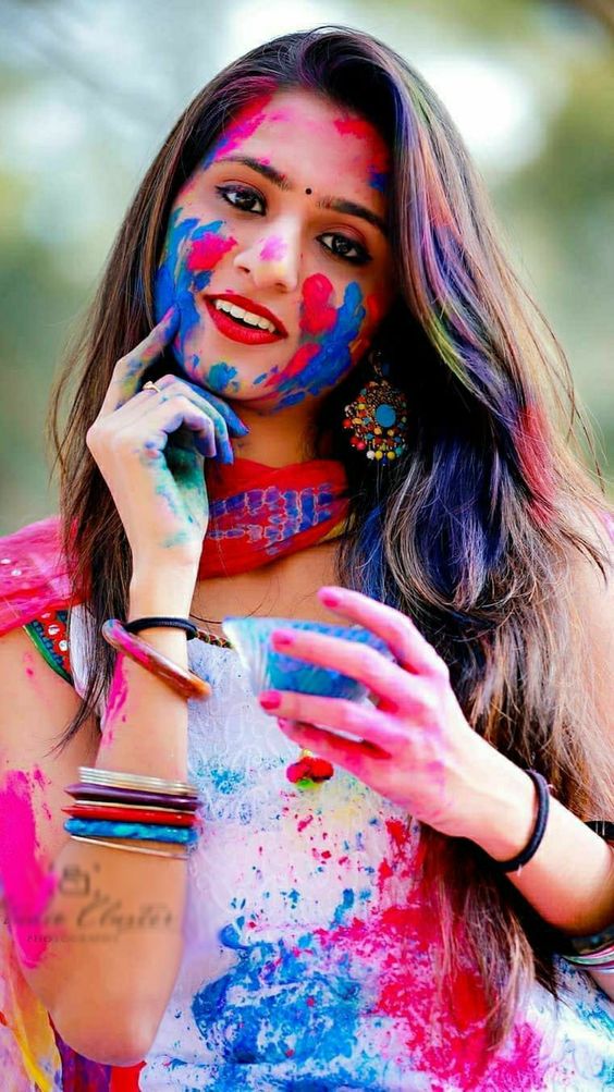 What to Wear on Holi ? 16 Best Outfit Ideas | Dance attire, Outfits,  Colourful outfits