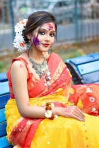 What to wear on Holi