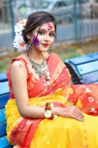 What to wear on Holi