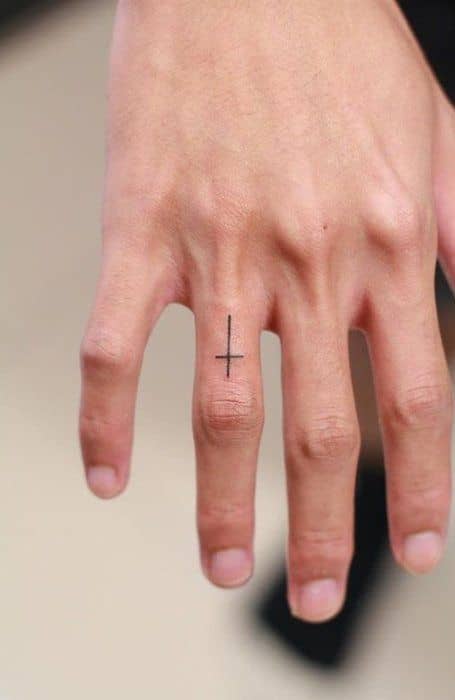 16 Cute Finger Tattoo Designs for Men and Women 2023